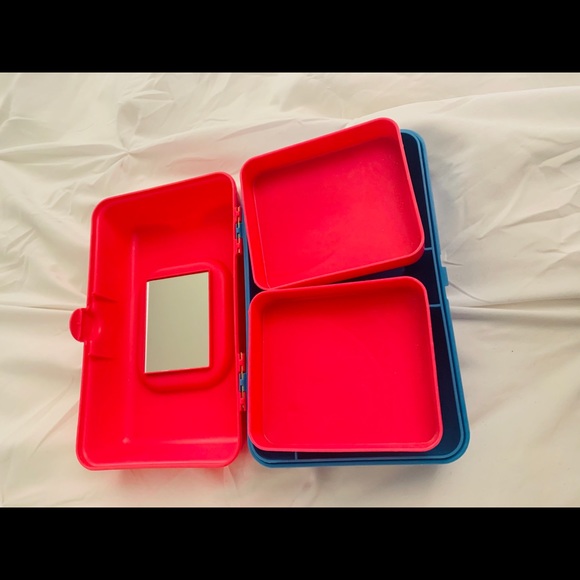 Caboodles - Picture 4 of 9